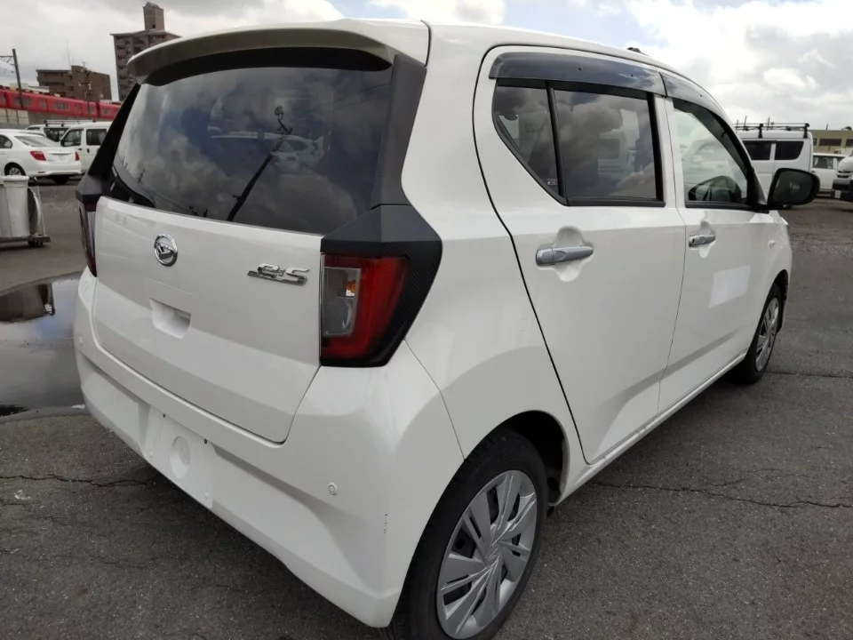 Daihatsu Mira e:S LA350S 2021
